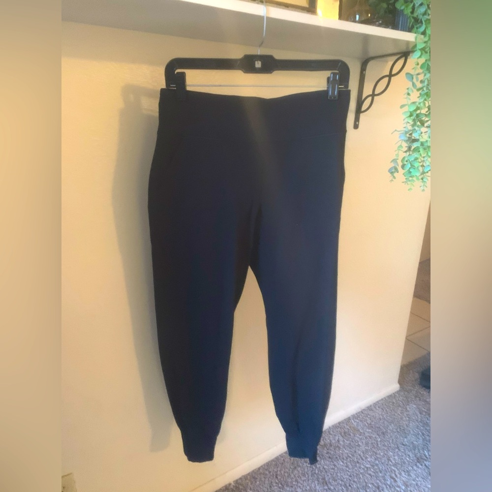 Lululemon, black joggers leggings, pockets, size 12